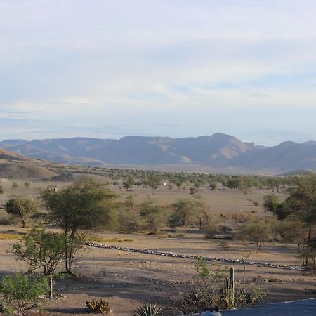 Fort Sesfontein Lodge & Safaris Экстерьер фото