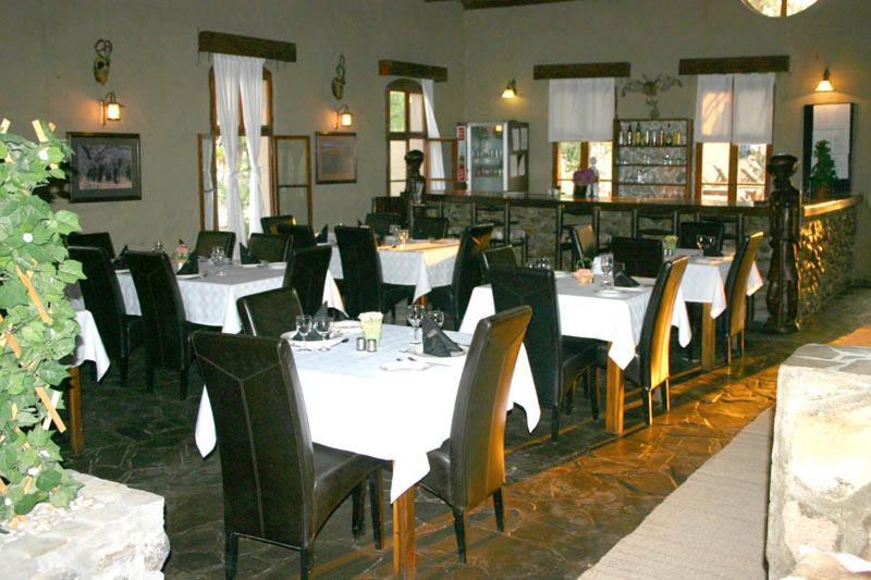 Fort Sesfontein Lodge & Safaris Экстерьер фото